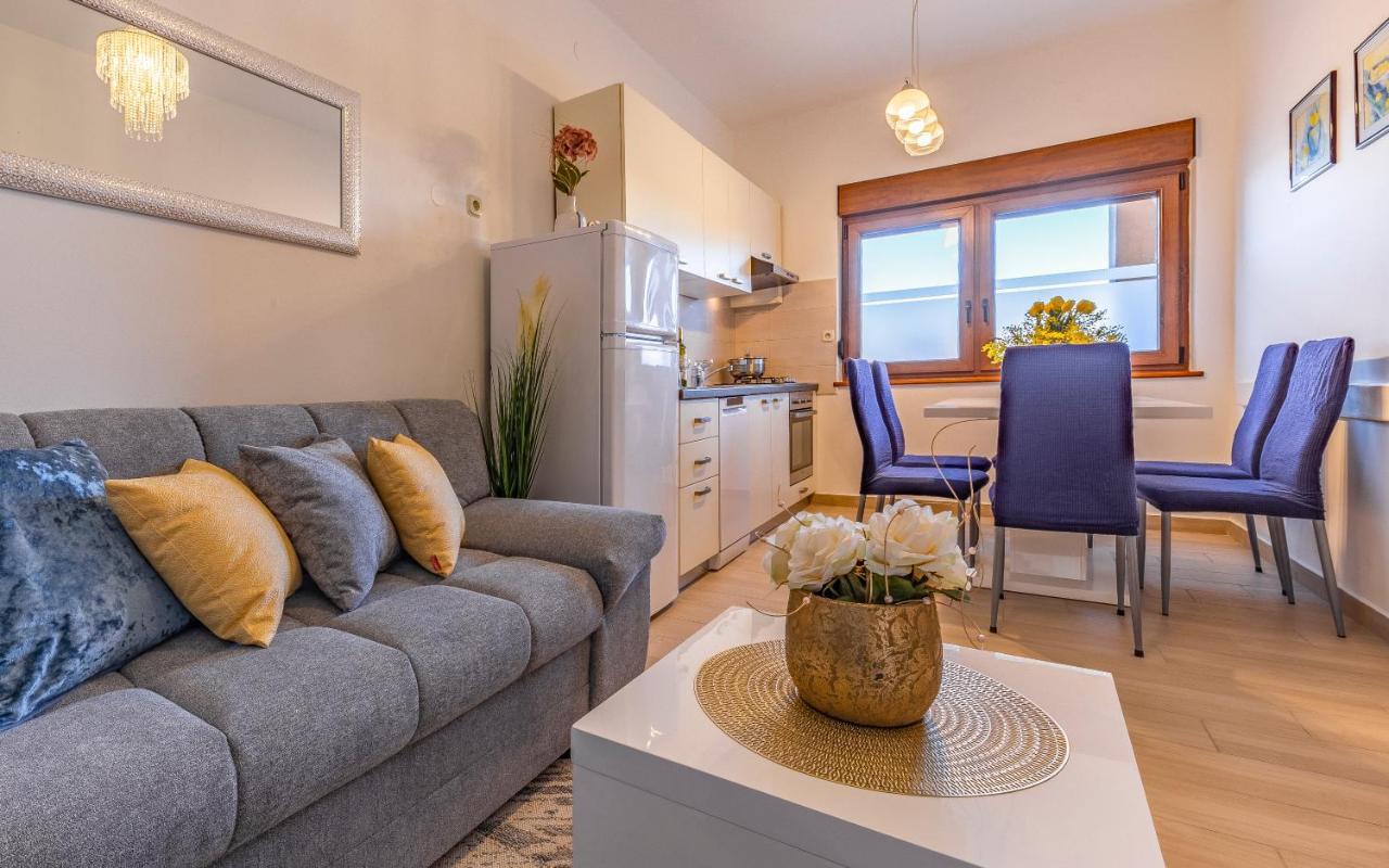Sweet House With Free Parking Vila Pula Exterior foto
