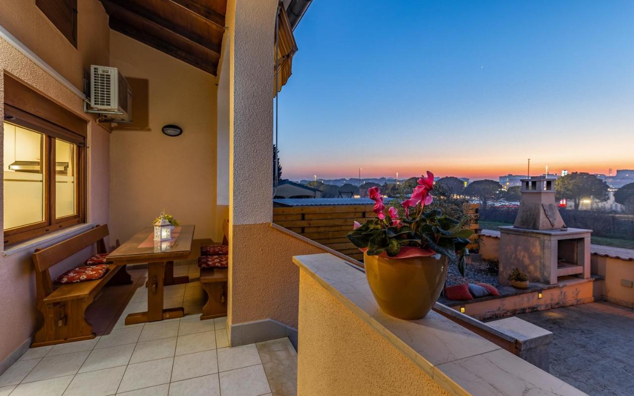 Sweet House With Free Parking Vila Pula Exterior foto